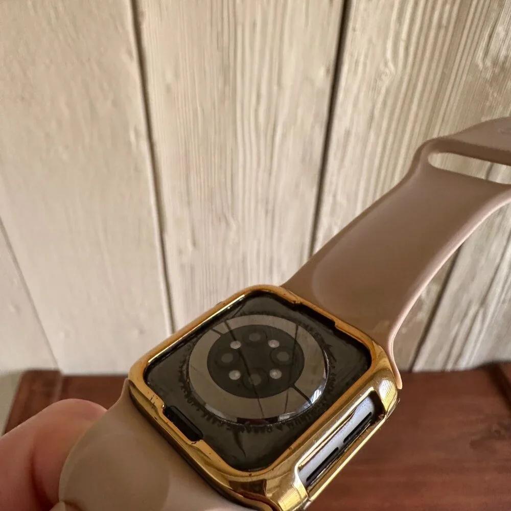 Apple Watch Series 6 40mm Gold Case Mauve Band + Charger Bundle